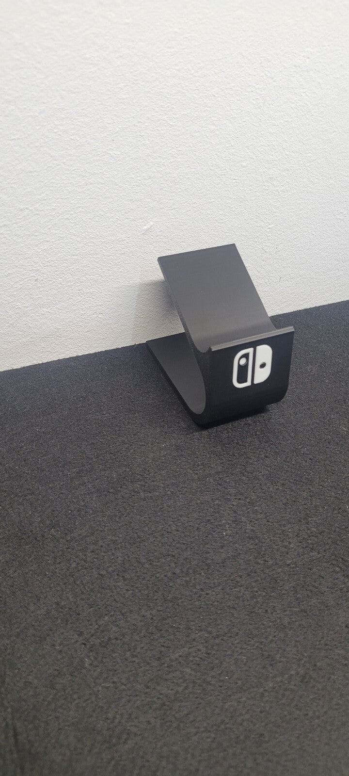 Soporte stand expositor mandos Nintendo Switch Pro hecho en 3D