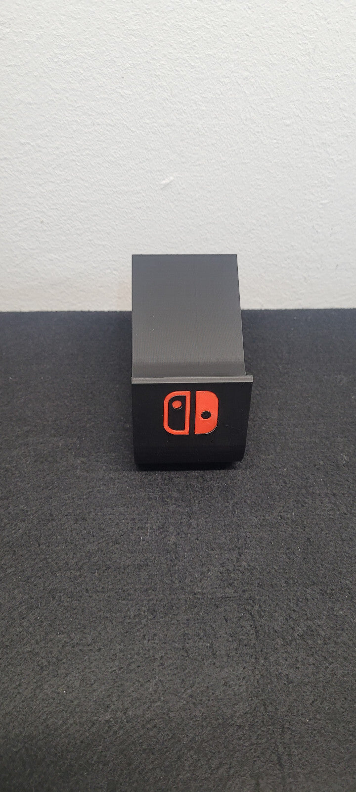 Soporte stand expositor mandos Nintendo Switch Pro hecho en 3D