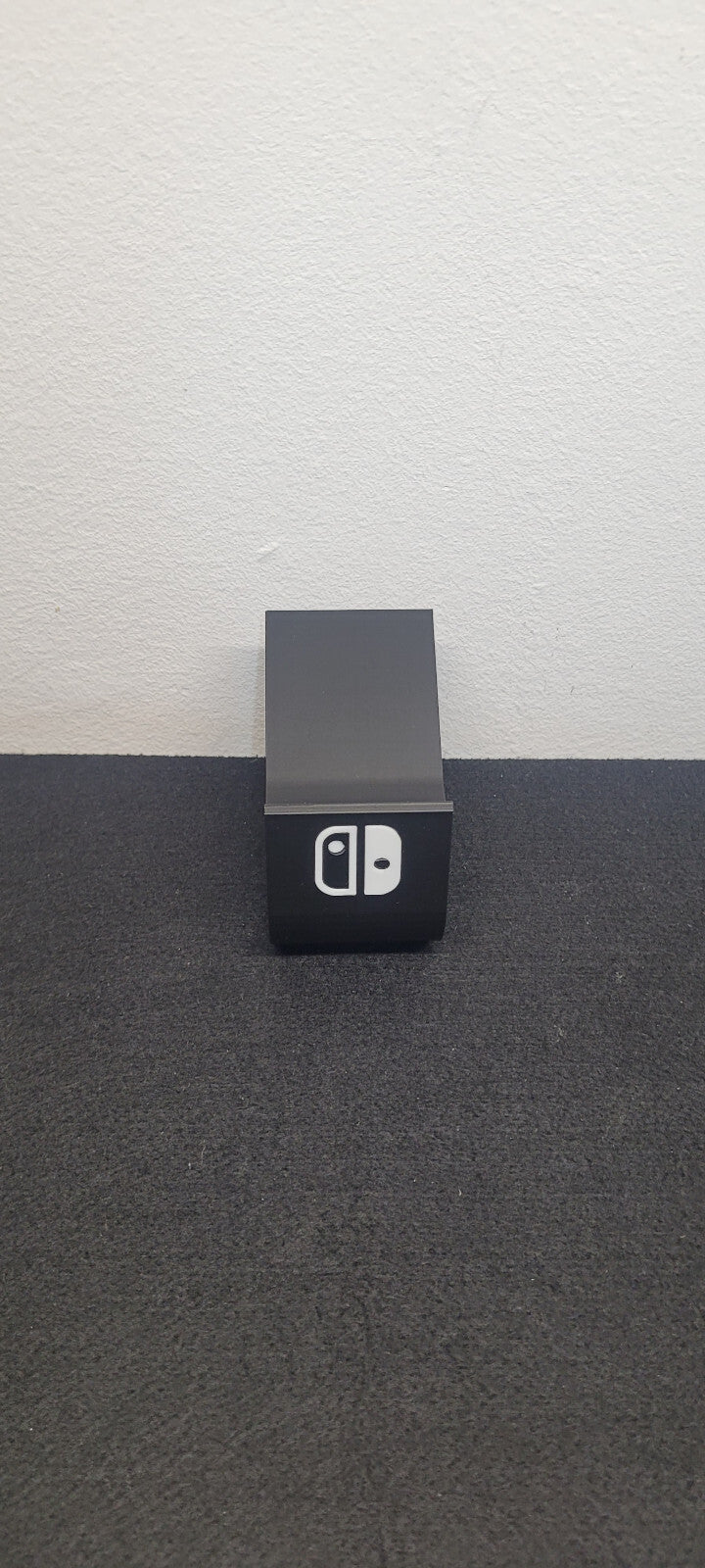 Soporte stand expositor mandos Nintendo Switch Pro hecho en 3D