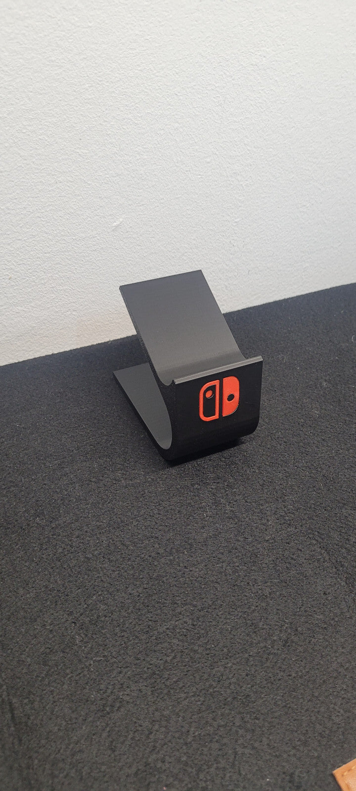 Soporte stand expositor mandos Nintendo Switch Pro hecho en 3D