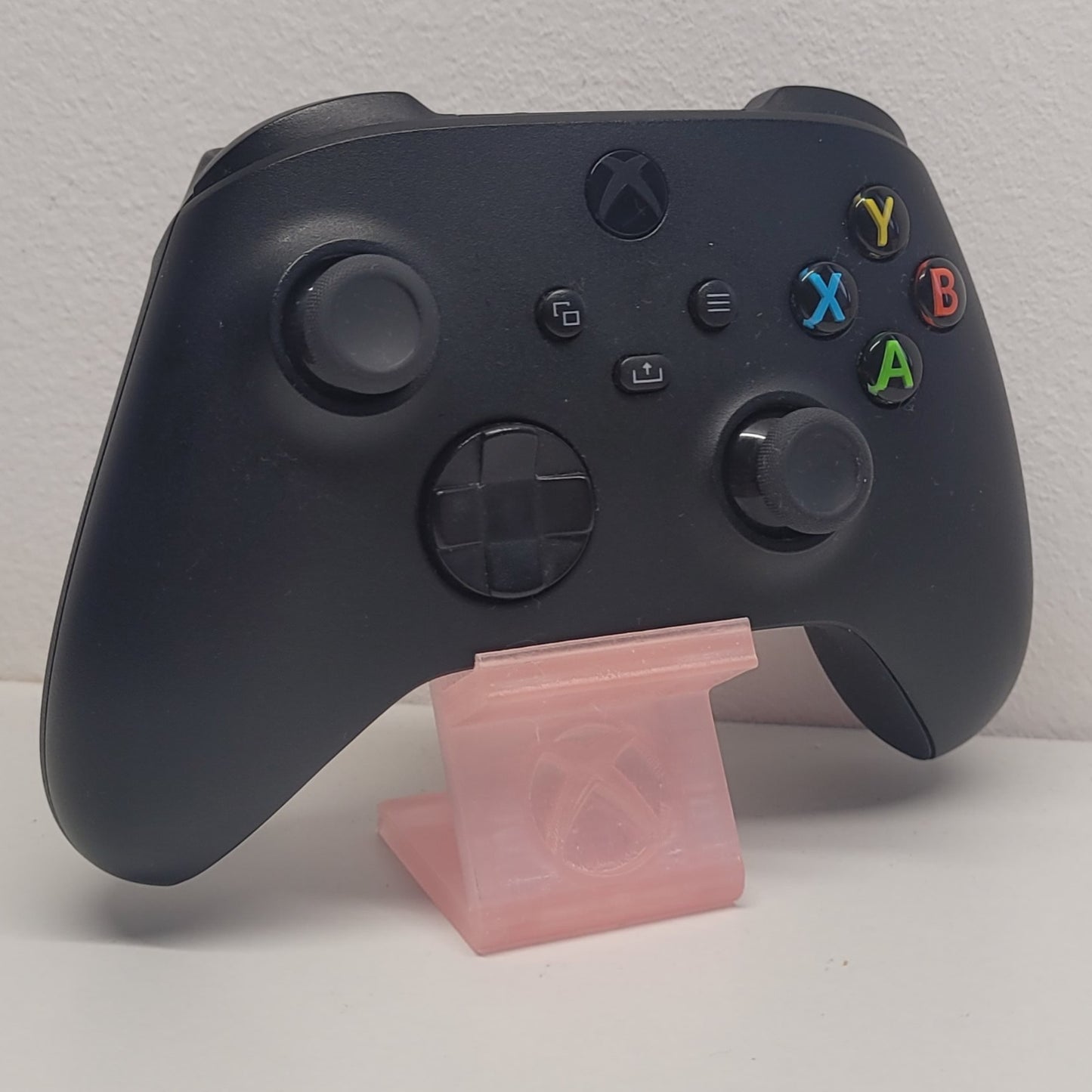 Soporte stand expositor mando Xbox one/series. Envíos desde España