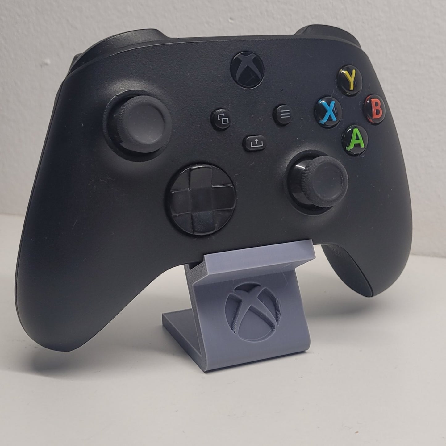 Soporte stand expositor mando Xbox one/series. Envíos desde España