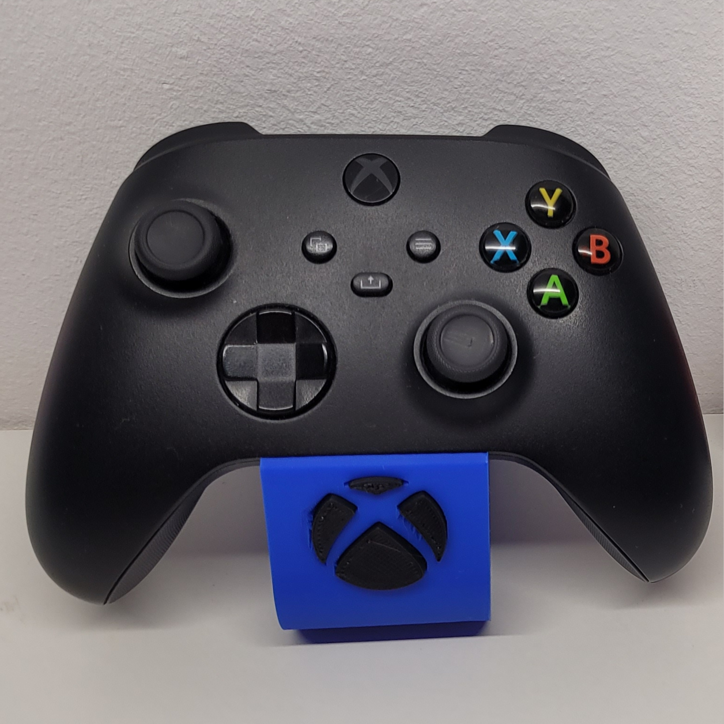 Expositor Mando Microsoft Xbox One/Series + Logo